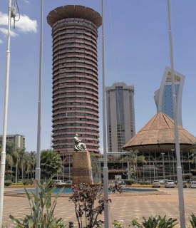Statues in Nairobi_6